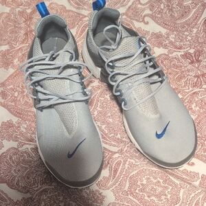 Nike Men's Gray and Blue Athletic Sneakers